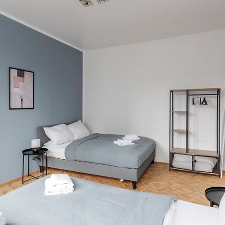 Flats 4 You, Moderne City Wohnung Naehe Hbf, Due-Messe 20 Min, Netflix, Kueche 뒤스부르크 외부 사진